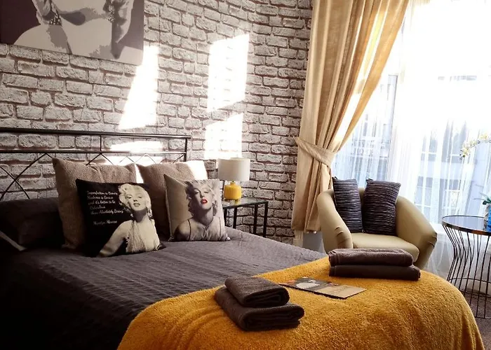 Lynbar Hotel